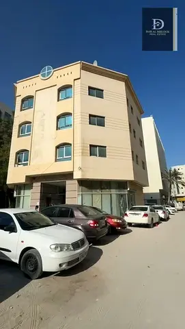 🚨 فرصة استثمارية ذهبية في النباعة – الشارقة 🚨
للبيع بناية مميزة بموقع حيوي في منطقة النباعة، مناسبة للاستثمار وتحقيق عائد قوي مع إمكانية زيادة الدخل مستقبلًا بسبب العقود القديمة القابلة للتجديد بأسعار