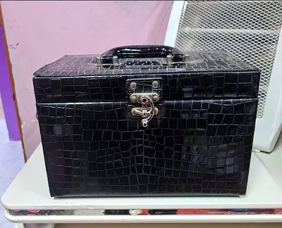 Makeup box