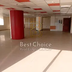 An office with specifications that reflect power and luxury for any business activity