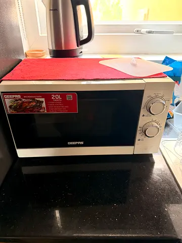 20L Geepas Microwave Oven - Compact, Working Condition