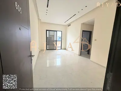للايجار السنوي اول ساكن: شقة غرفتين وصالة بالجرف 3 عجمان، قريبة من شارك 311، غرفتين ماستر، 3 حمامات، بلكون، تكييف مركزي، عرض شهر مجاني، تشطيب ممتاز