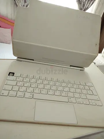 Ipad pro keyboard case 12.9 inch magnets original from apple (negotiable price)