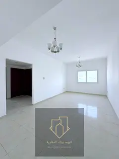 Excellent space + close to all services and exits + open view + central air conditioning + clean bui