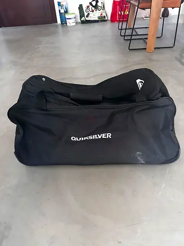 Quiksilver Rolling Travel Duffel Bag with Wheels – Used