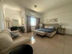 Spacious room in a villa, walking distance to the kite beach