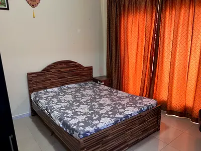 Queen Bed Set With Mattress   Side Table