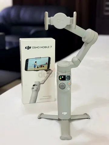 DJI osmo mobile 7 for sale.. Light usage