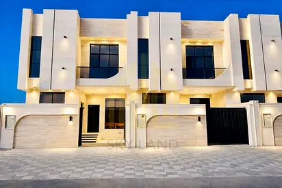 Townhouse with a large built-up area, modern and contemporary finishing, central air conditioning, price includes fees, very prime location