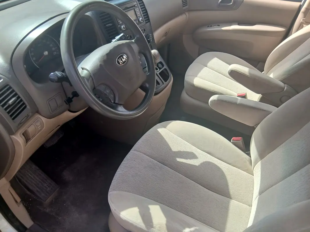 Kia Carnival 2015 — photo 1 of 11