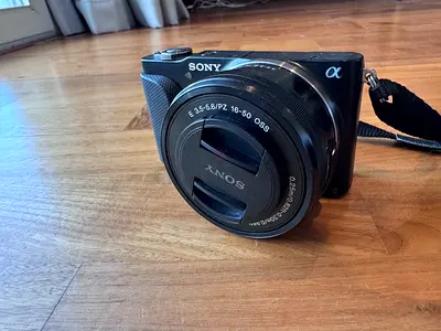 Sony Alpha NEX-3N compact mirrorless camera with 16-50mm kit lens