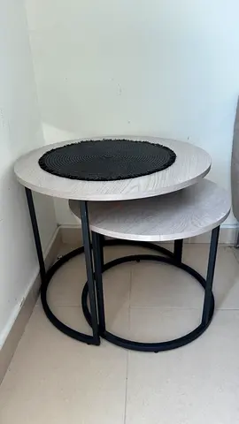 Corner table