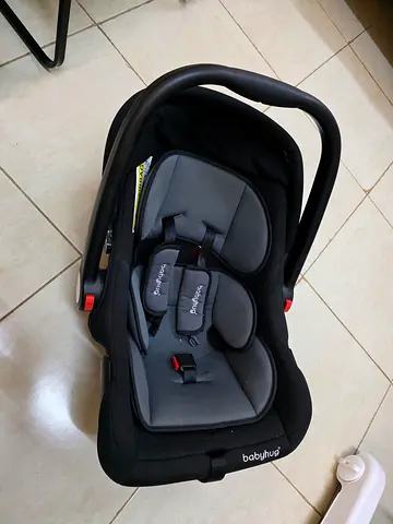 Babyhug Infant Car Seat Carrier (Rear-Facing) - Good Condition