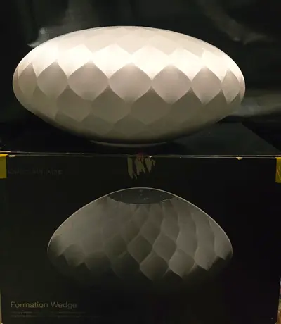 speaker Bowers  Wilkins Formation Wedge box piece light used like brand new in affordable price