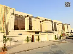 Villa for sale - two floors and a roof terrace - with a large yard and a negotiable price. Located n
