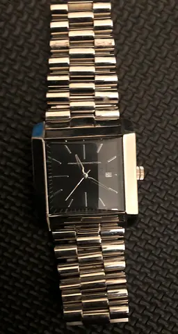 Classic rectangular mens stainless steel wristwatch with date