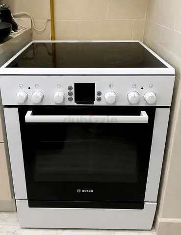 Bosch freestanding electric cooker with ceramic hob – good condition