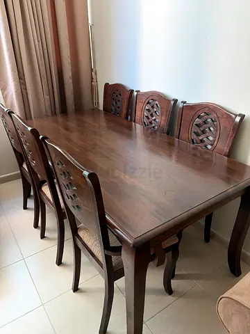 6 seater Dining table
