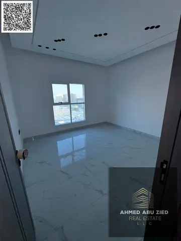 Luxury 2BR + Maid's Room in Ajman Creek Towers - 1,480 Sqft - Personal Finish - Open View of Clock Tower - AED 50,000 - 4 Cheques