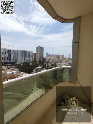 شقة غرفتين وصالة للإيجار في أبراج أورينت بإطلالة على البحر، مسبح، صالة رياضية، وموقف سيارات مجاني