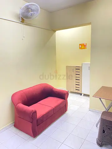 Male Bed Space With Balcony . ( Only malayali and Tamil people )