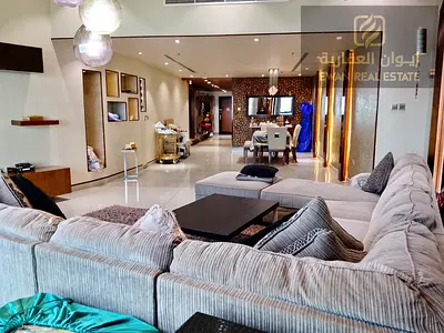 The corniche also features a wide variety of nearby services and essential facilities, including hotels, commercial markets, and shopping centers, in
