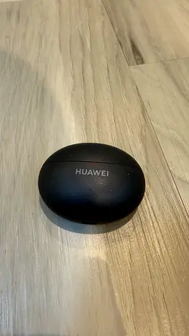 Huawei FreeBuds 6 wireless earphones with charging case - good condition
