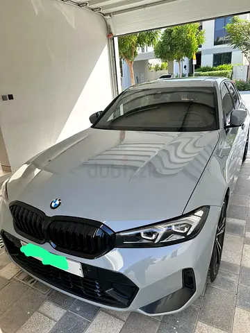 BMW 330i (AGMC) from first owner with warranty and service contract