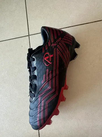 Football shoes