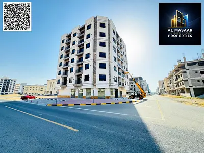 New corner building on two streets, first occupancy, ground floor shops + 6 floors, freehold ownership for all nationalities