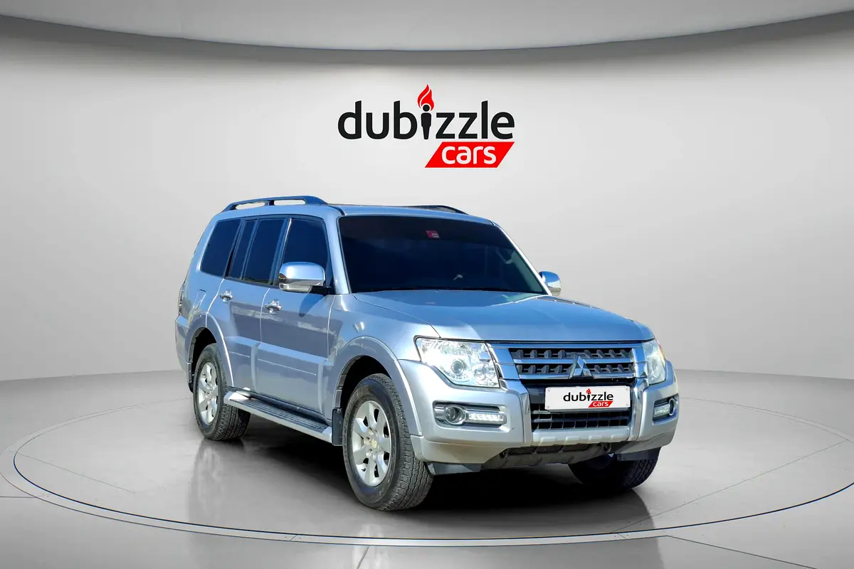 Mitsubishi Pajero 2016 — photo 1 of 14
