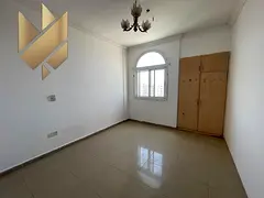 Spacious studio, separate kitchen, wall cabinets, separate hall, excellent space.