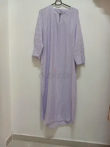 Light Lavender Long Kaftan / Abaya-style Dress, Size Medium