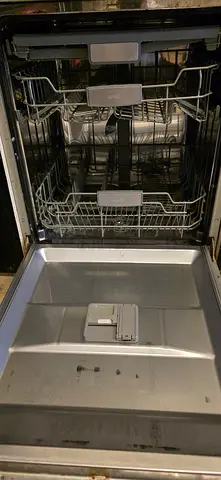 15 plate, 3 trays Dishwasher in Good Working Condition