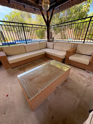 ⸻  Luxury Outdoor Rattan Sofa Set – Excellent Condition - open to negotiation