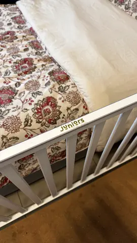 White Juniors Wooden Baby Crib (Good Condition)