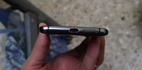 Huawei Mate 20 Pro 128 GB UAE Version