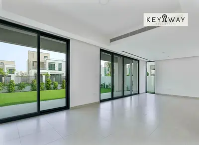 Vacant | Landscaped | Community Expert