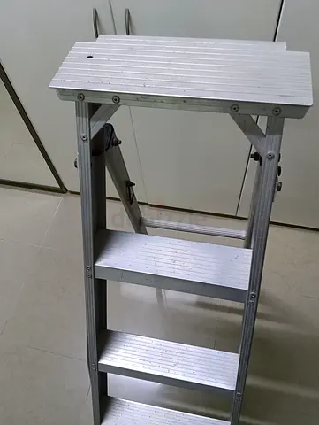 Lightweight 5-Step Aluminium Folding Ladder — Good Condition