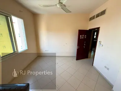 Close to park luxury 1bhk ready to move in family building very cheap price just 28k
