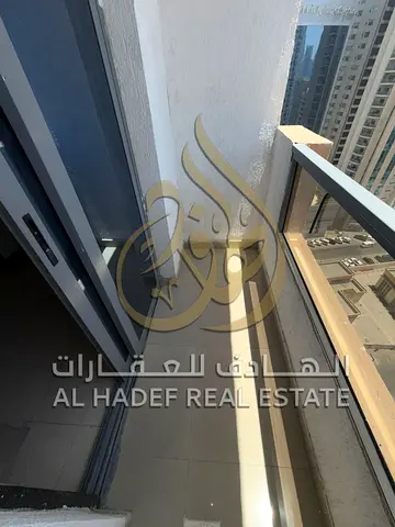 للسكن الراقي والمريح بالمجاز 3! غرفة وصالة بمساحة ممتازة، بلكونة، باركن مجاني، وصيانة شاملة!