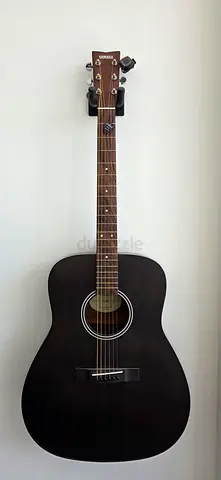 Guitar F400 perfect condition