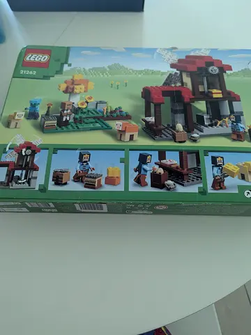 Lego Minecraft 8 + original packaging never open