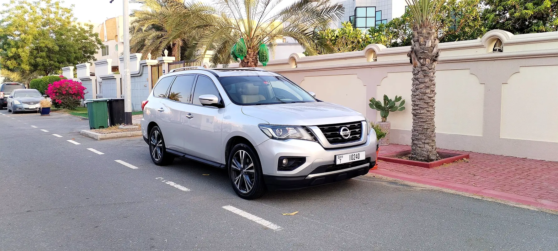 Nissan Pathfinder 2019 — photo 1 of 19