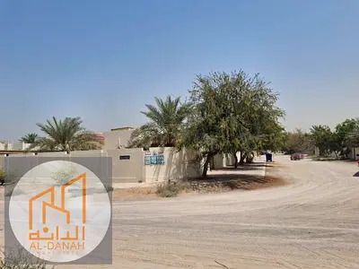 فيلا للبيع مساحة 12066 قدم مربع تتكون من خمس غرف ماستر + مجلس وصالة وملحق وكراج