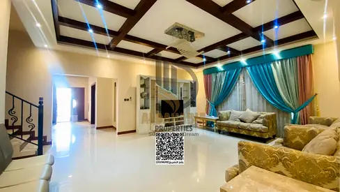 فرصة استثنائية لاستئجار فيلا فاخرة في قلب Ajman – منطقة المويهات 1، بموقع استراتيجي قريب من شارع الشيخ عمار، وعلى زاوية شارعين (كورنر) مما يمنحها حضور