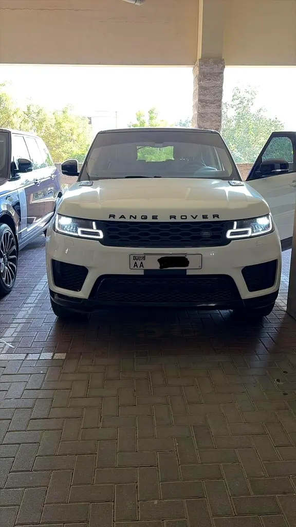 Land Rover Range Rover Sport 2021 — photo 1 of 7