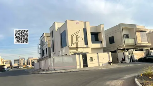 للبيع فيلا مميزة في منطقة الياسمين – عجمان طابقين + روف، موقع استراتيجي كورنر، شامل الماء والكهرباء والمكيفات. قريبة من شارع الشيخ محمد بن زايد، مباشر