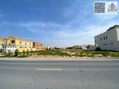 * واجهة مباشرة على شارع رئيسي حيوي * موقع يخدم حركة تجارية وسكنية قوية