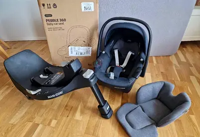 Maxicosi pebble 360 car seat with isofix base