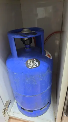 Blue LPG Gas Cylinder (full) + Regulator - Good Working Condition
